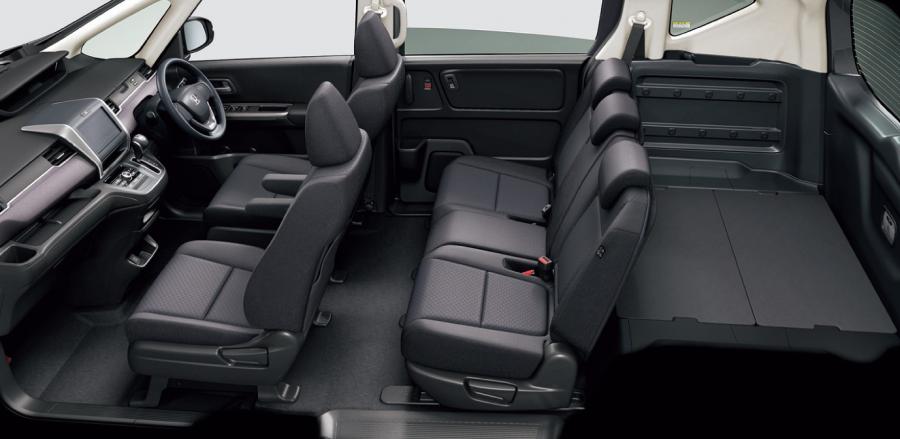 Интерьер Honda Freed+ 2016 года  (фото 4 из 4)
